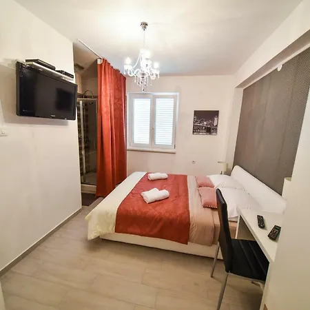 Crystal Luxury Guest house *